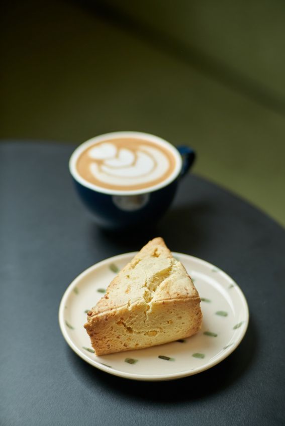 Scon y café